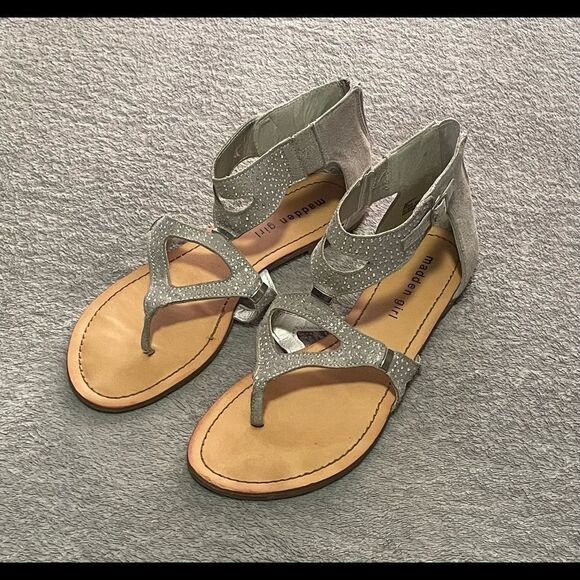 MADDEN Girl silver sparkle swing sandal size 8 M flat zip back - Picture 2 of 6